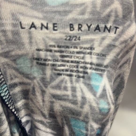 Lane Bryant black and white patterned cold shoulder blouse - Picture 6 of 6
